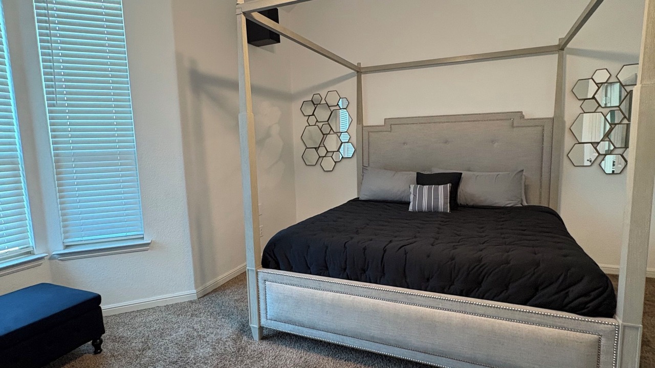 Photo of Bedroom in Central Arlington