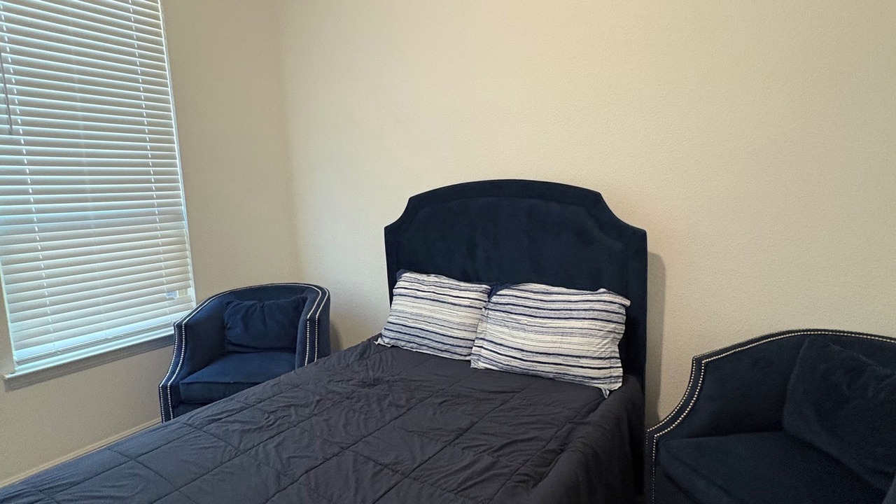 Photo of Bedroom in Central Arlington