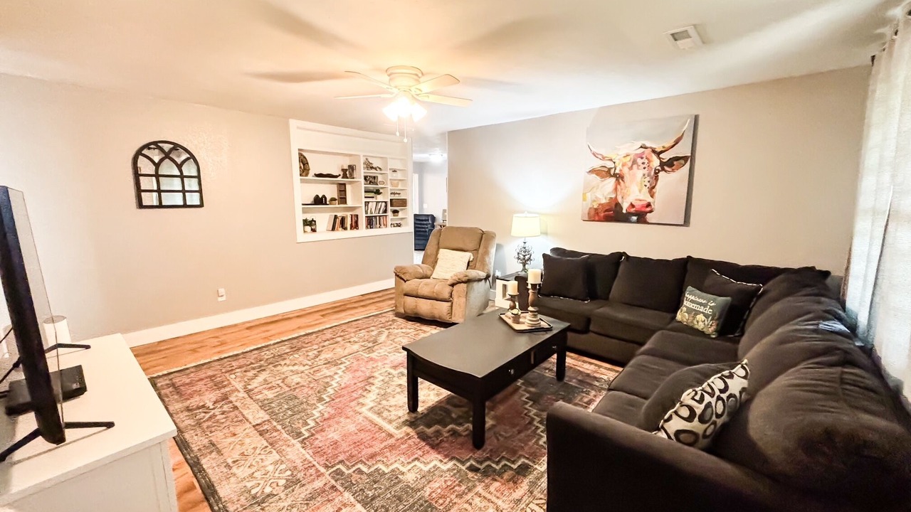 Photo of Livingroom in Harrison