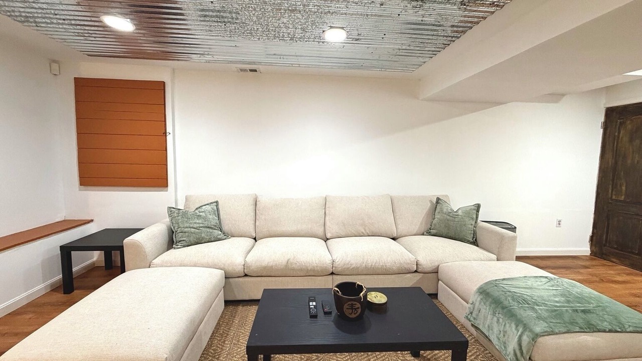 Photo of Livingroom in Valley Falls