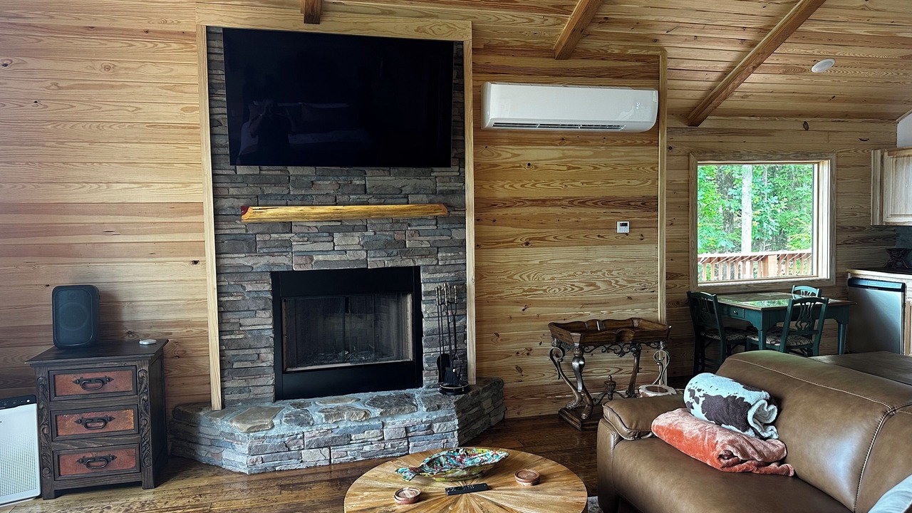 Photo of Livingroom in Bee Branch