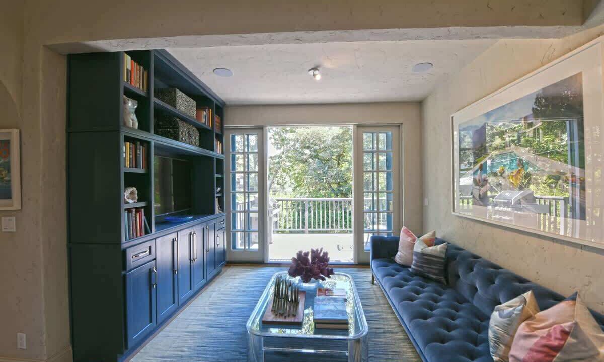 Photo of Livingroom in Beachwood Canyon
