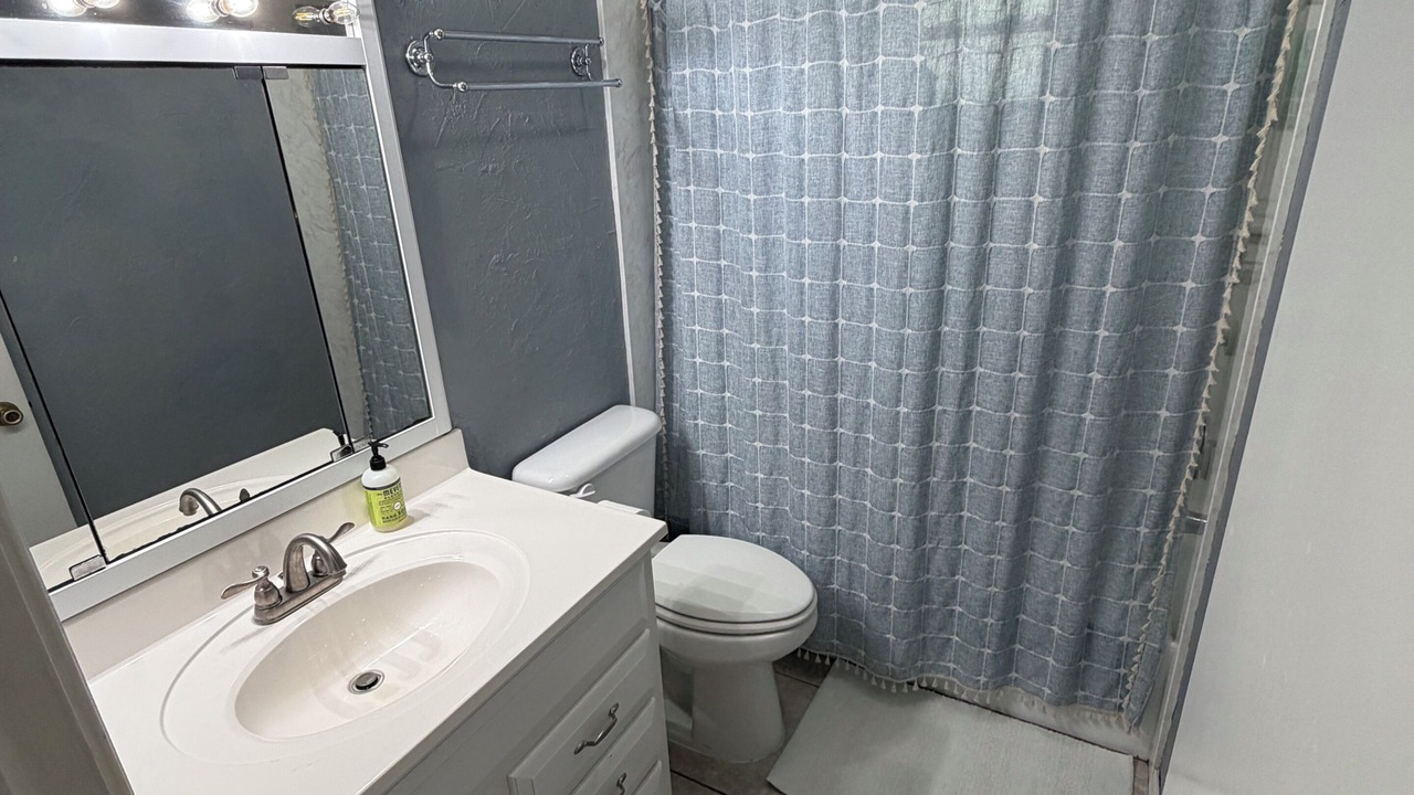 Photo of Bathroom in Grand Lake Towne