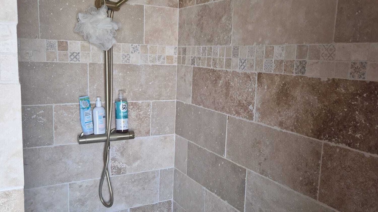 Photo of Bathroom in Coudures