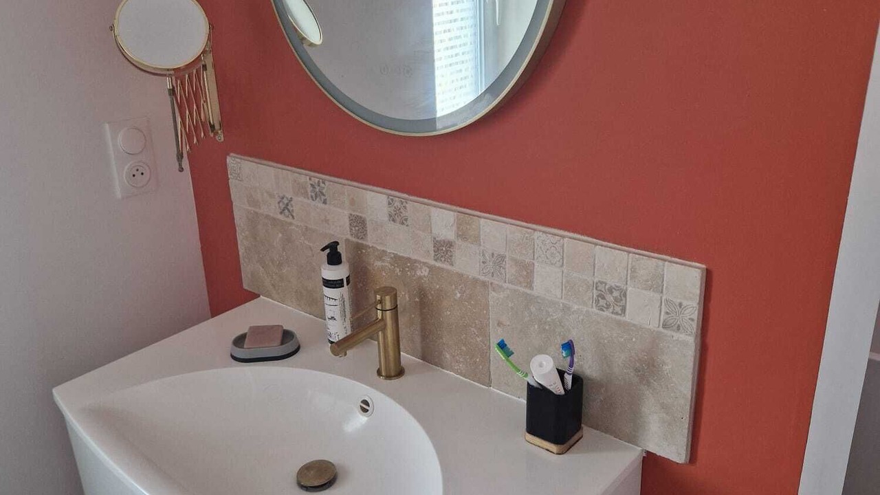 Photo of Bathroom in Coudures