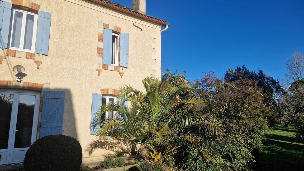 Photo of Outdoor in Coudures