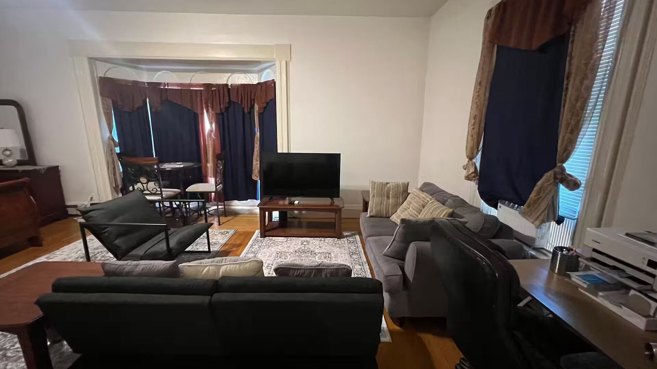 Photo of Livingroom in North Brookline