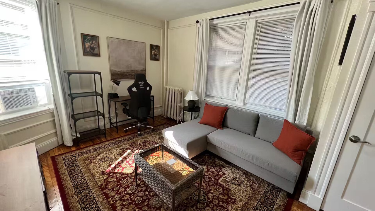 Photo of Livingroom in North Brookline