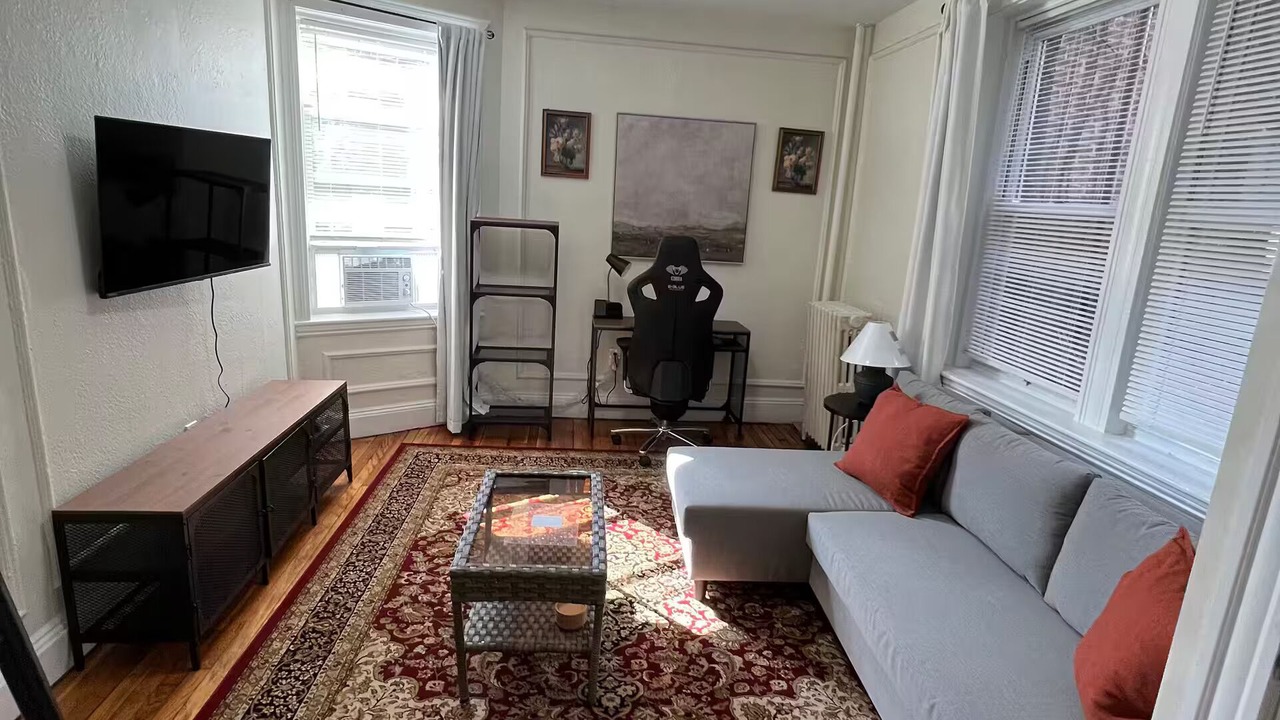 Photo of Livingroom in North Brookline