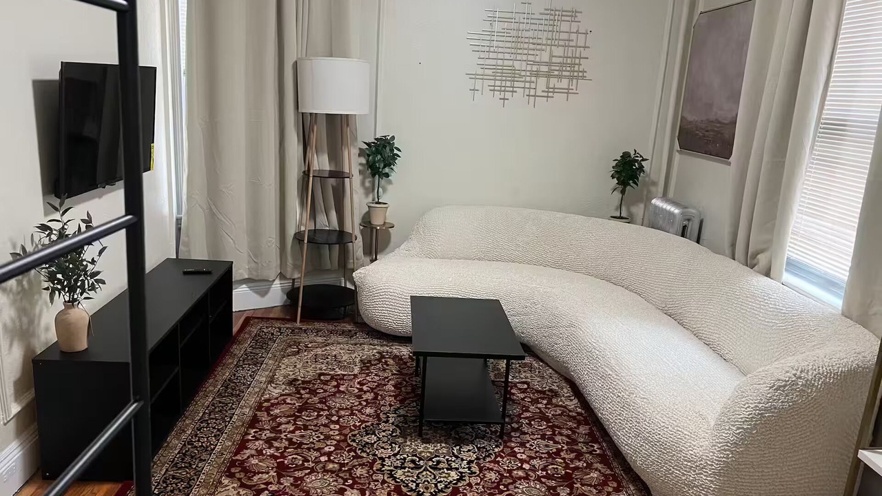 Photo of Livingroom in North Brookline