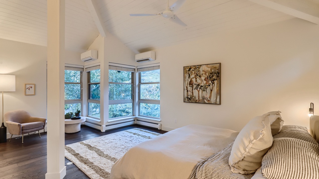 Photo of Bedroom in Highland Park