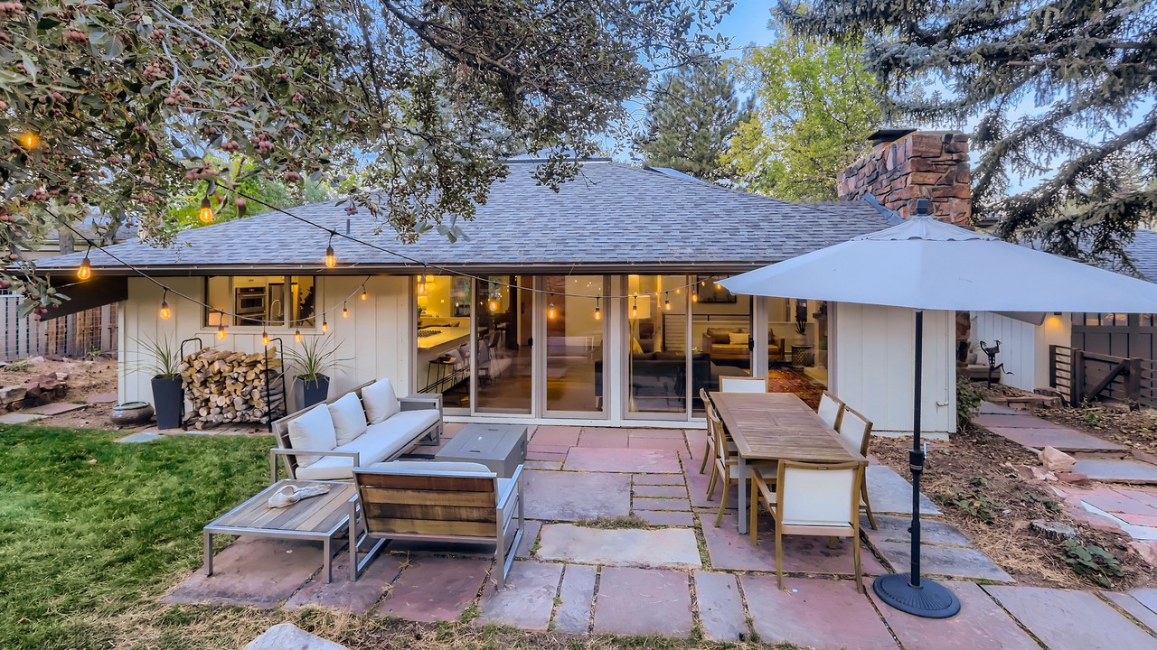 Photo of Outdoor in Highland Park