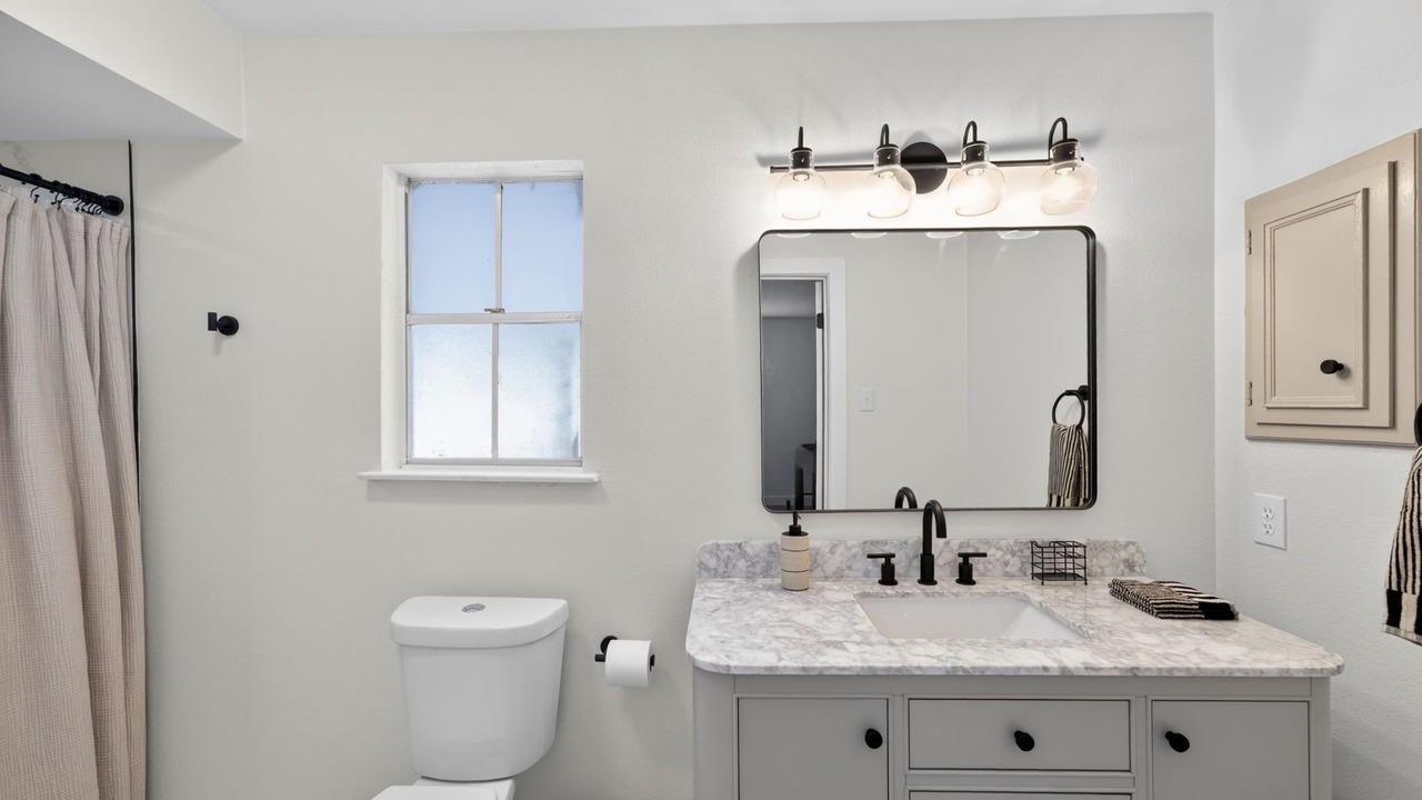 Photo of Bathroom in Woodstone