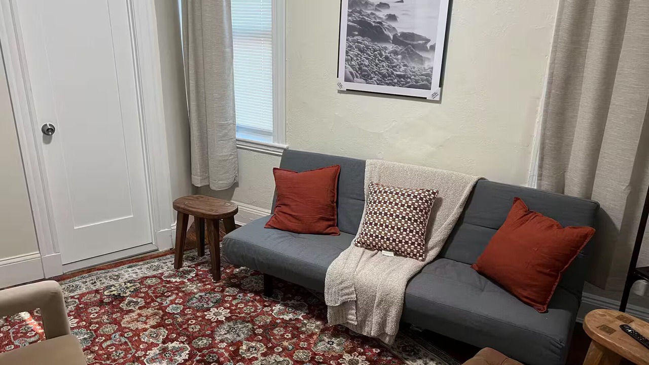 Photo of Livingroom in North Brookline