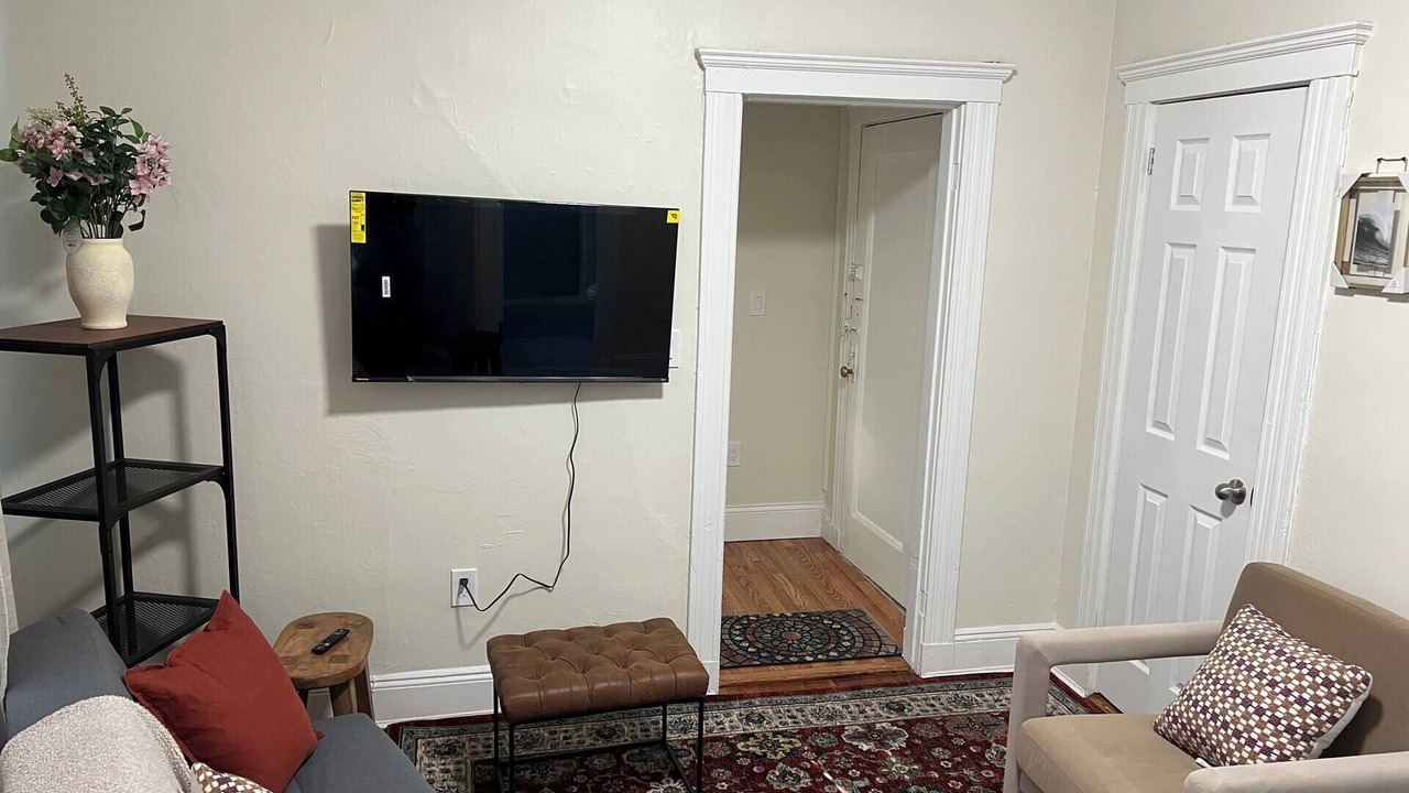 Photo of Livingroom in North Brookline