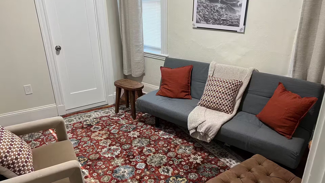 Photo of Livingroom in North Brookline