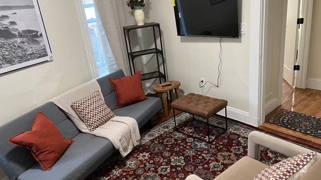 Photo of Livingroom in North Brookline