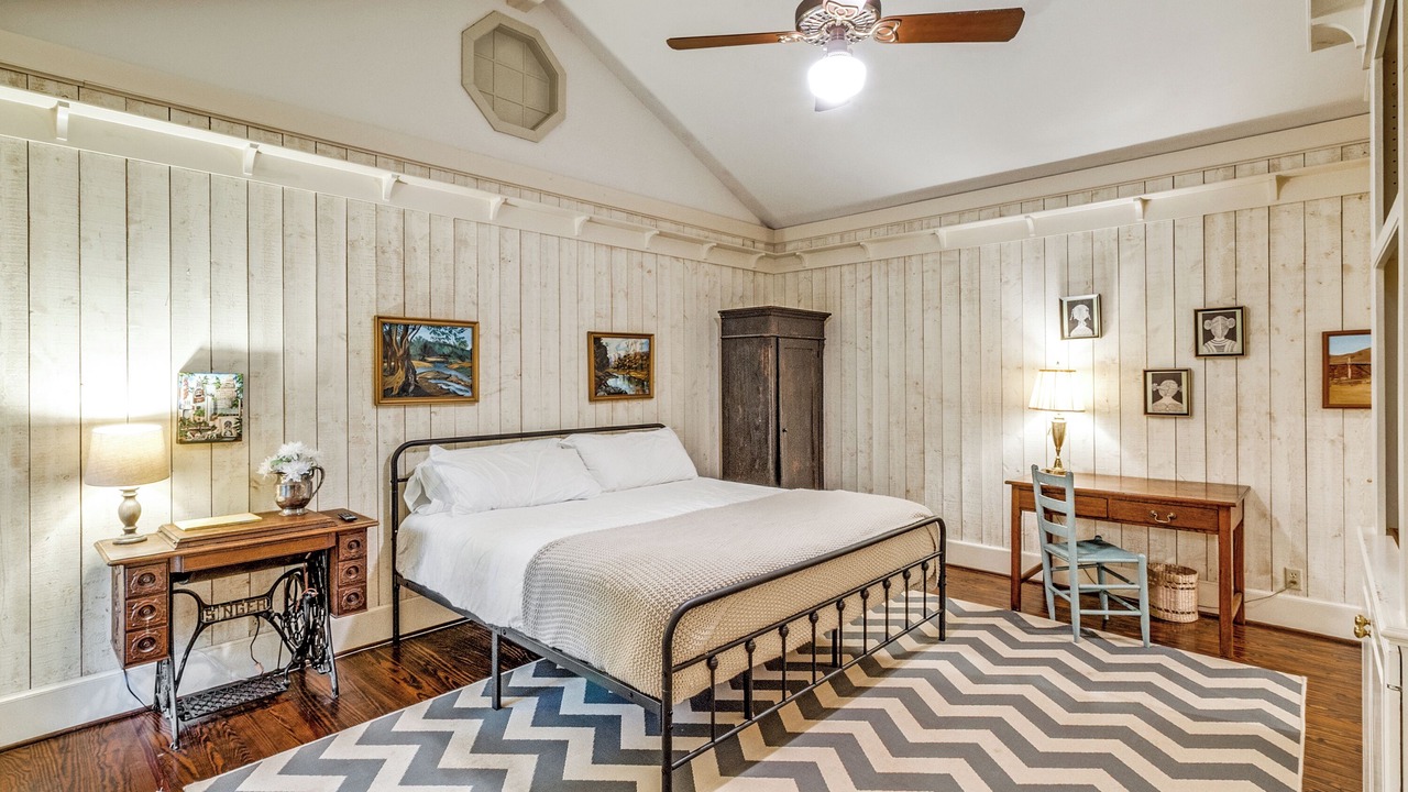 Photo of Bedroom in Lakewood