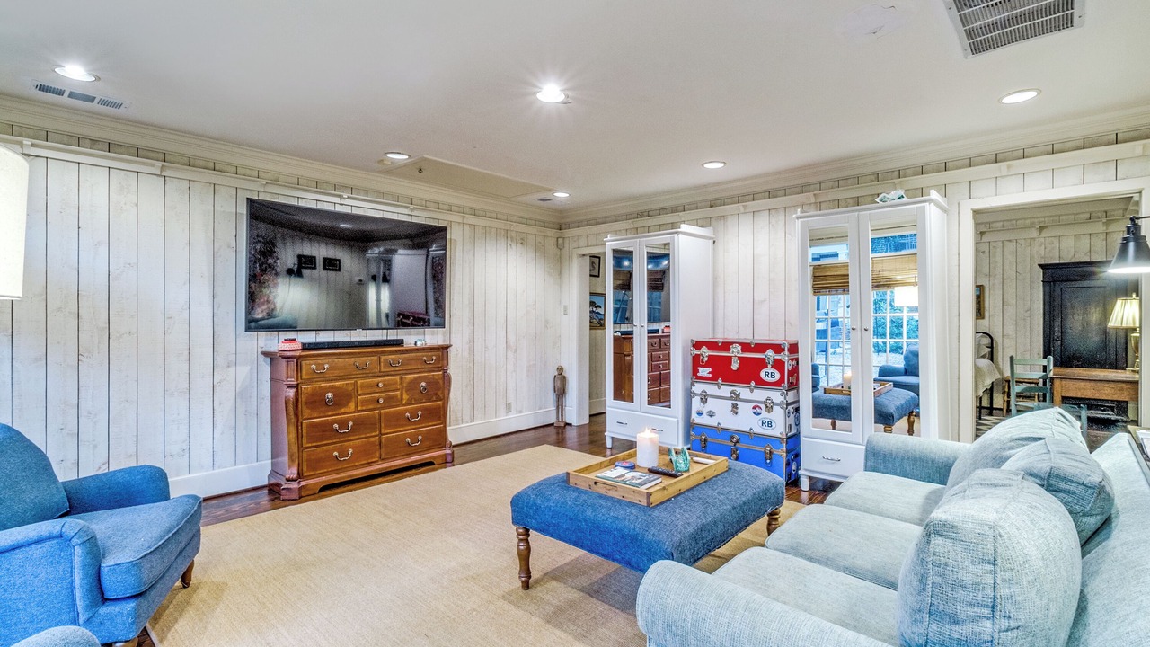 Photo of Livingroom in Lakewood