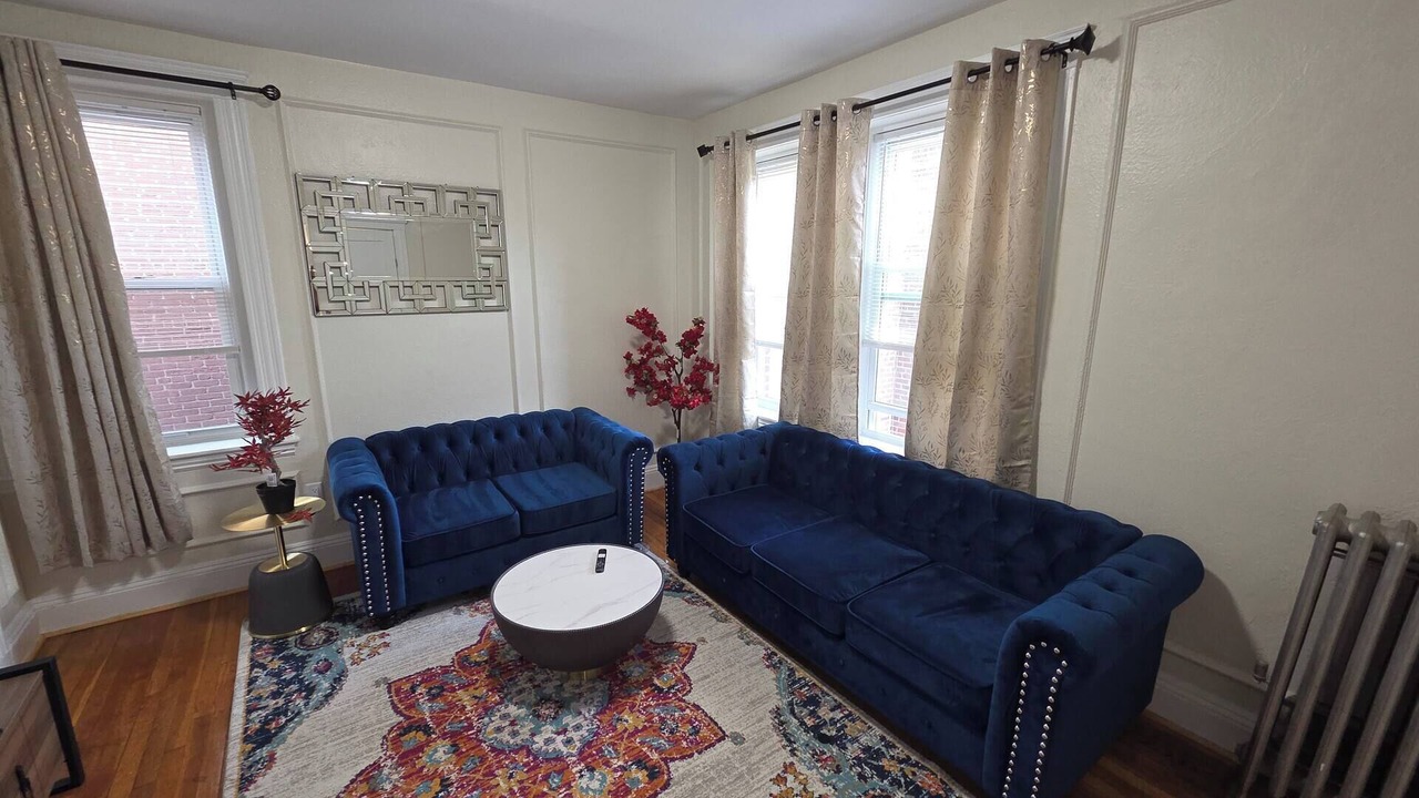 Photo of Livingroom in North Brookline