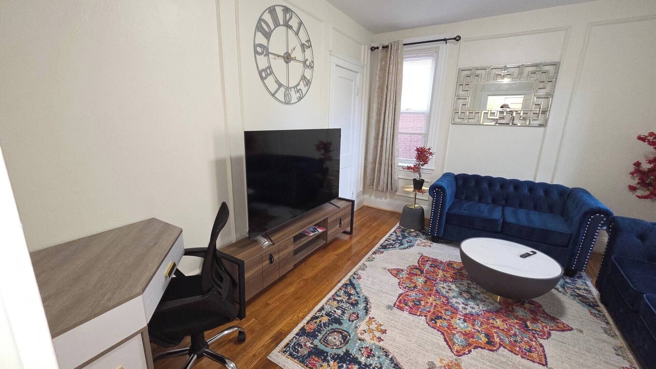 Photo of Livingroom in North Brookline