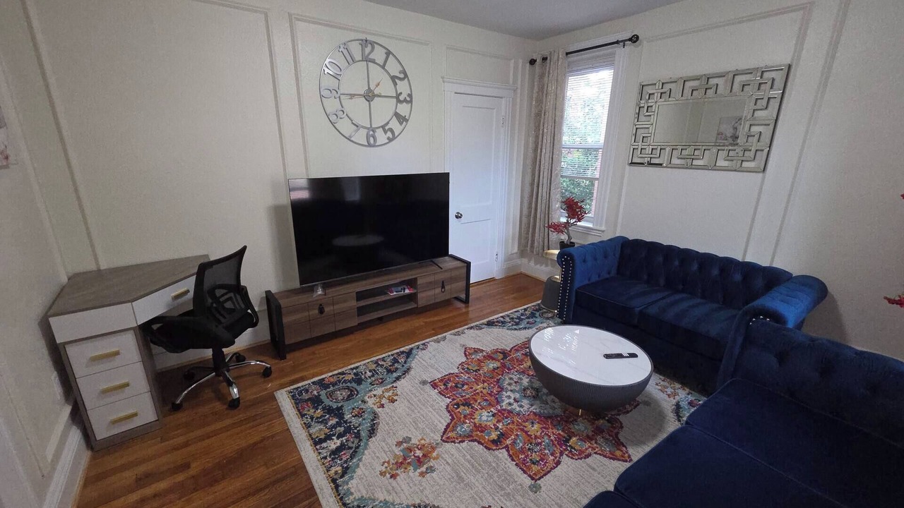Photo of Livingroom in North Brookline