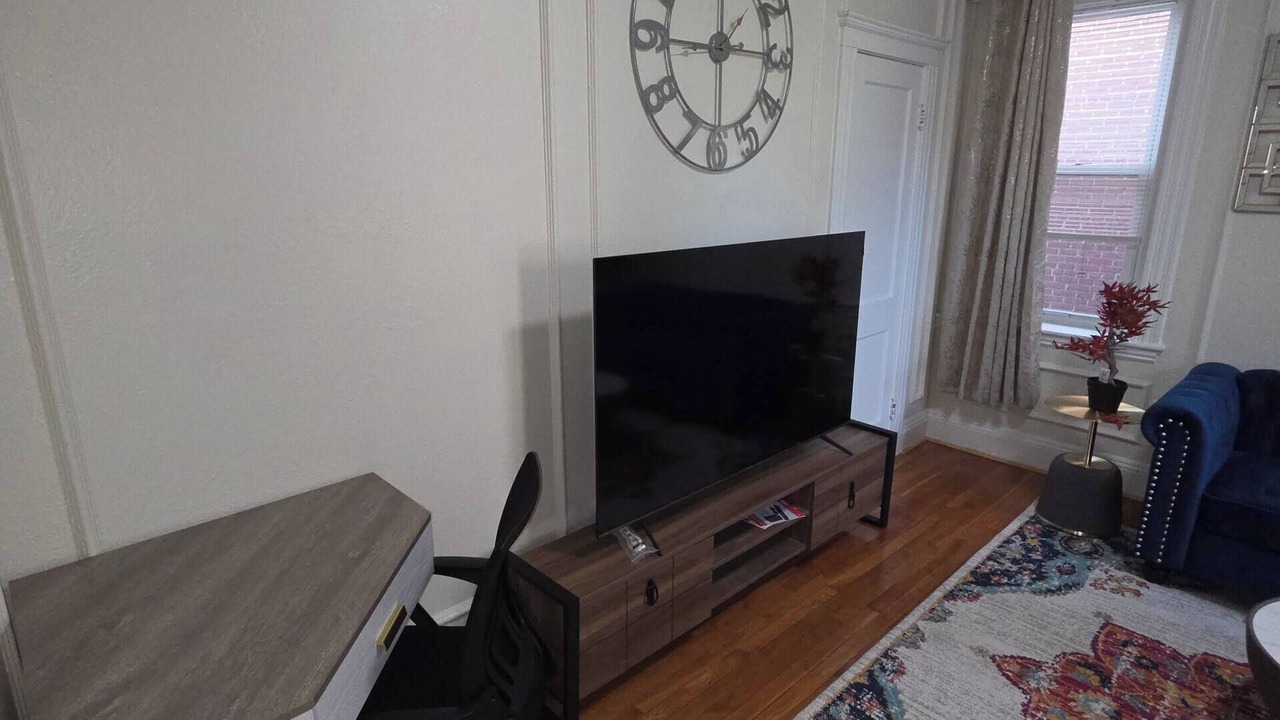 Photo of Livingroom in North Brookline
