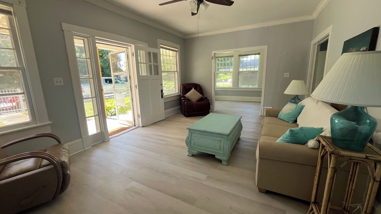 Photo of Livingroom in Cleveland