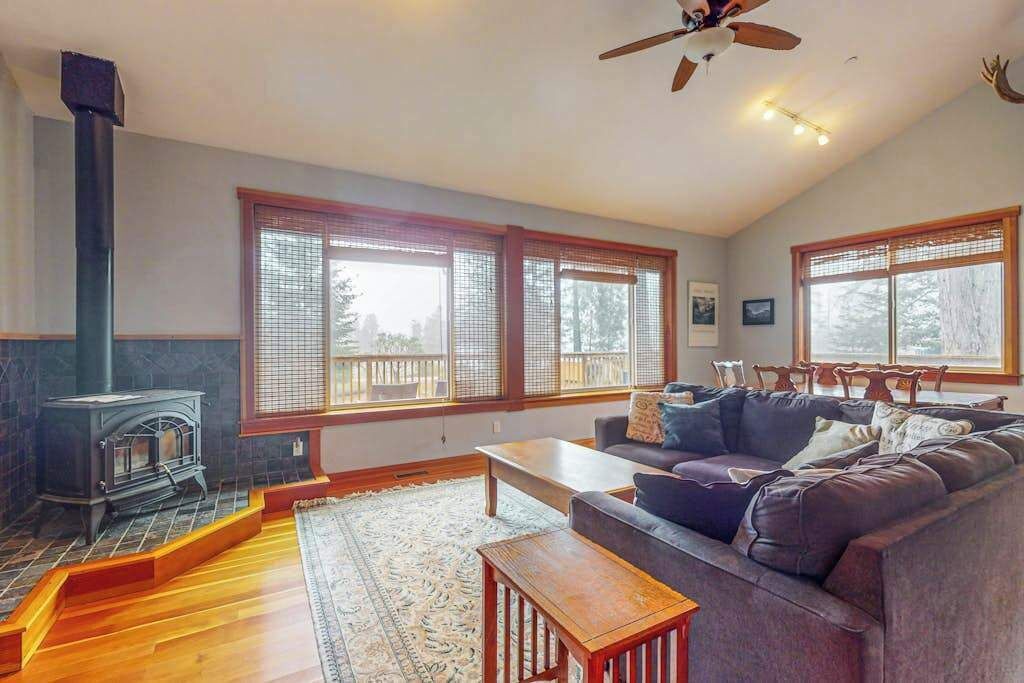 Photo of Bedroom in Timber Cove