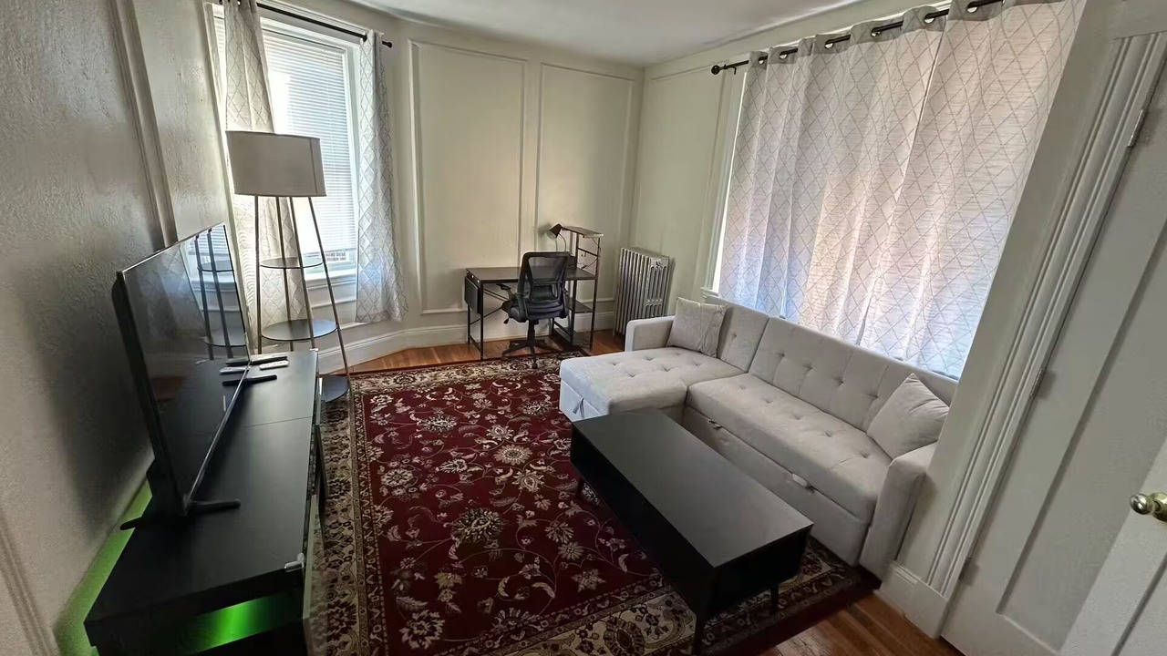 Photo of Livingroom in North Brookline