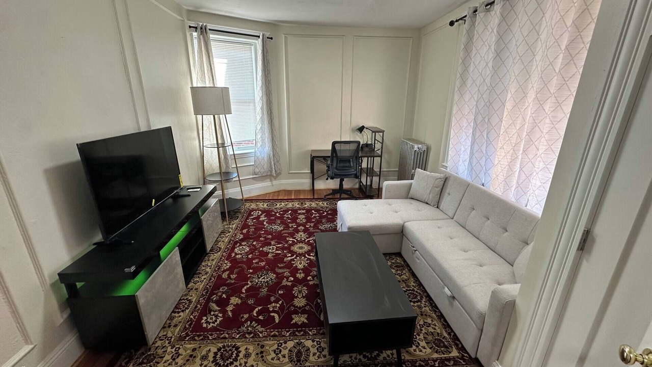 Photo of Livingroom in North Brookline