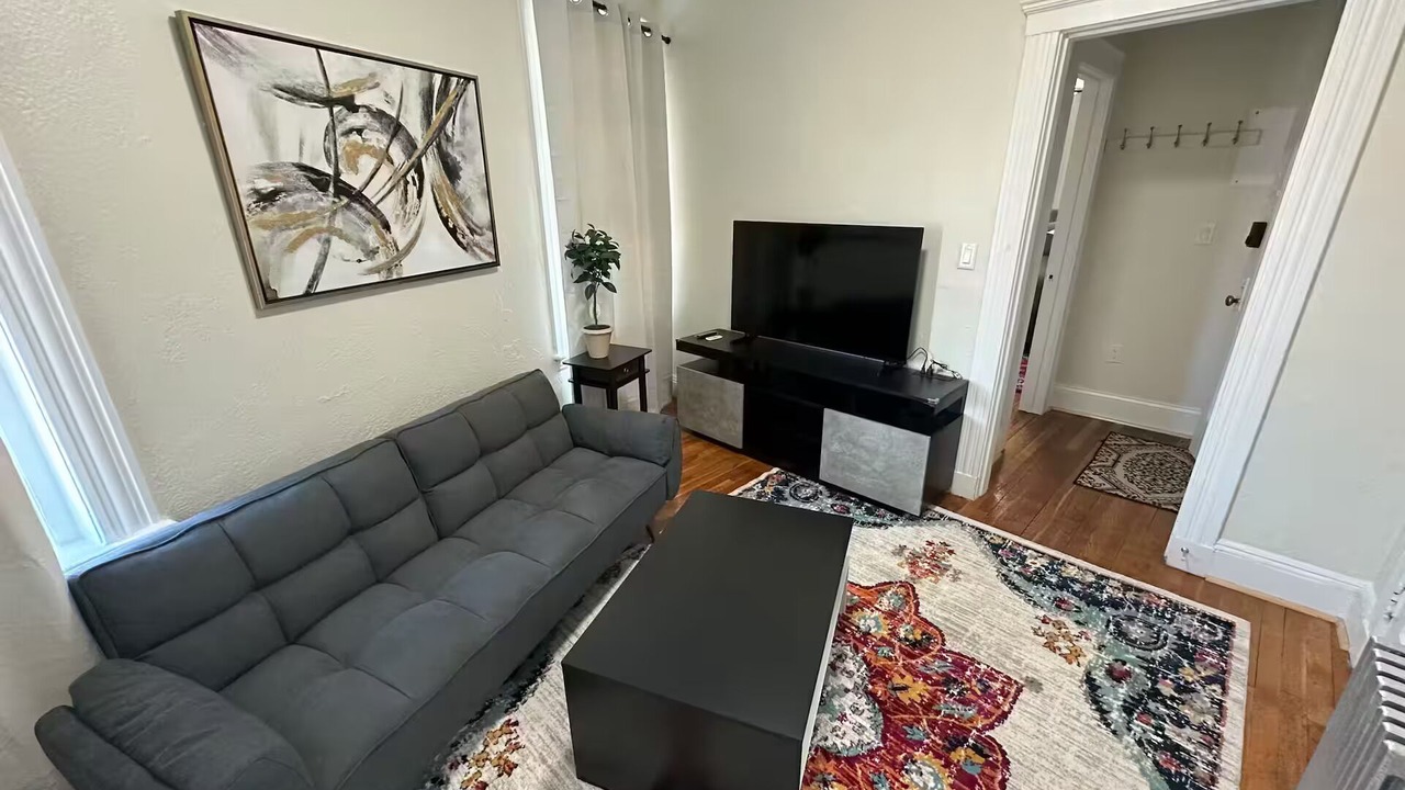 Photo of Livingroom in North Brookline
