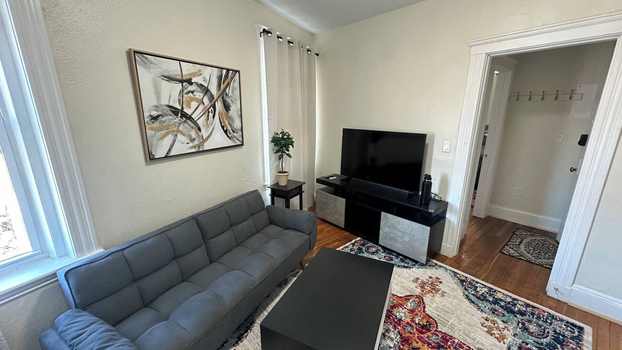 Photo of Livingroom in North Brookline