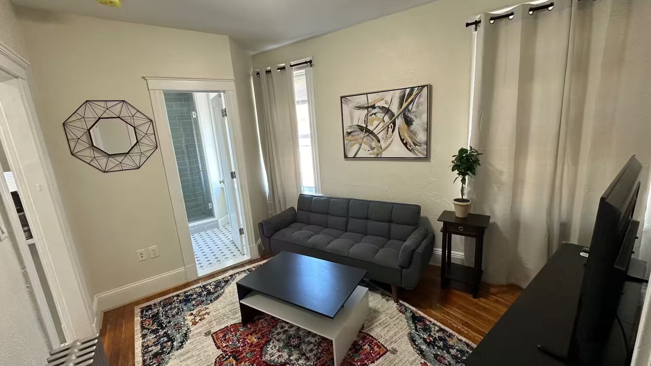 Photo of Livingroom in North Brookline