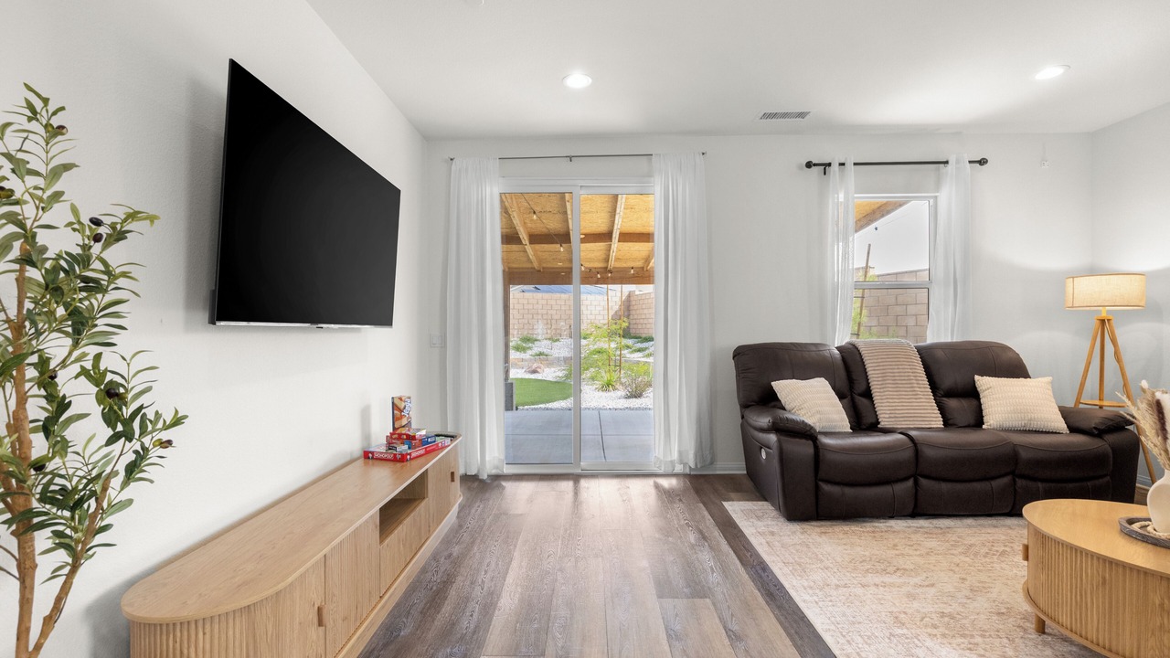 Photo of Livingroom in Victorville