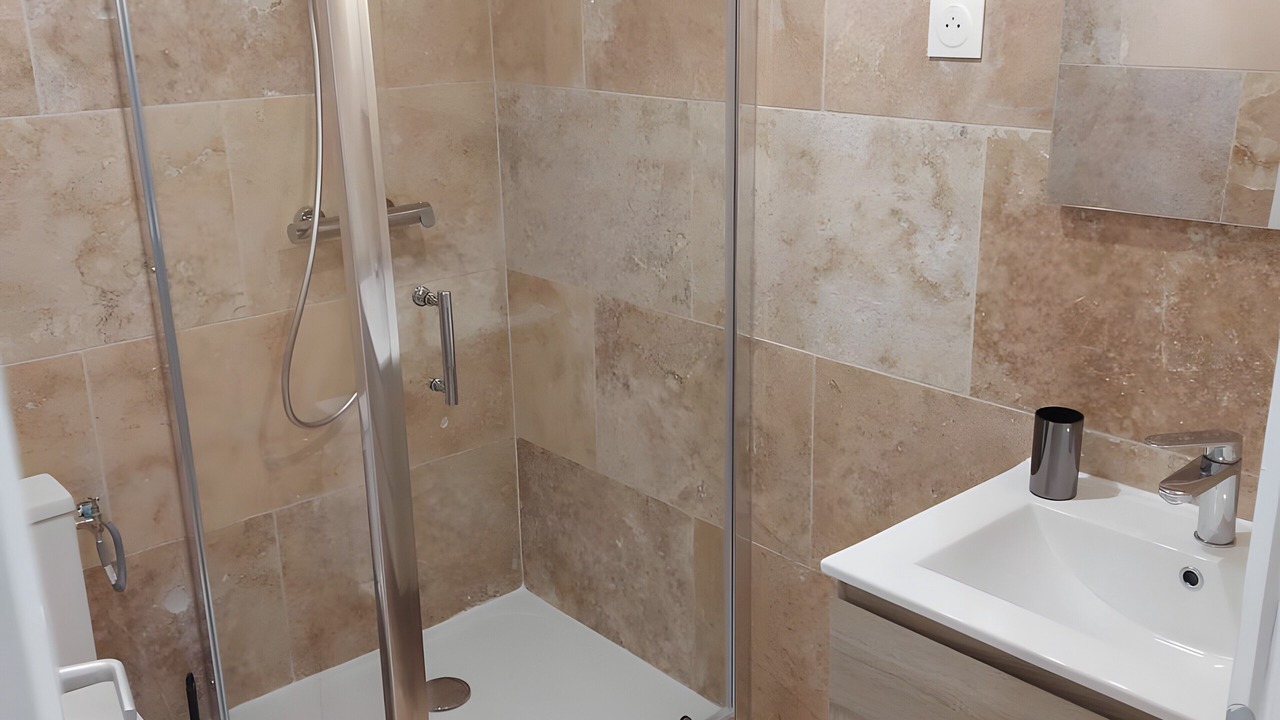 Photo of Bathroom in Penvins
