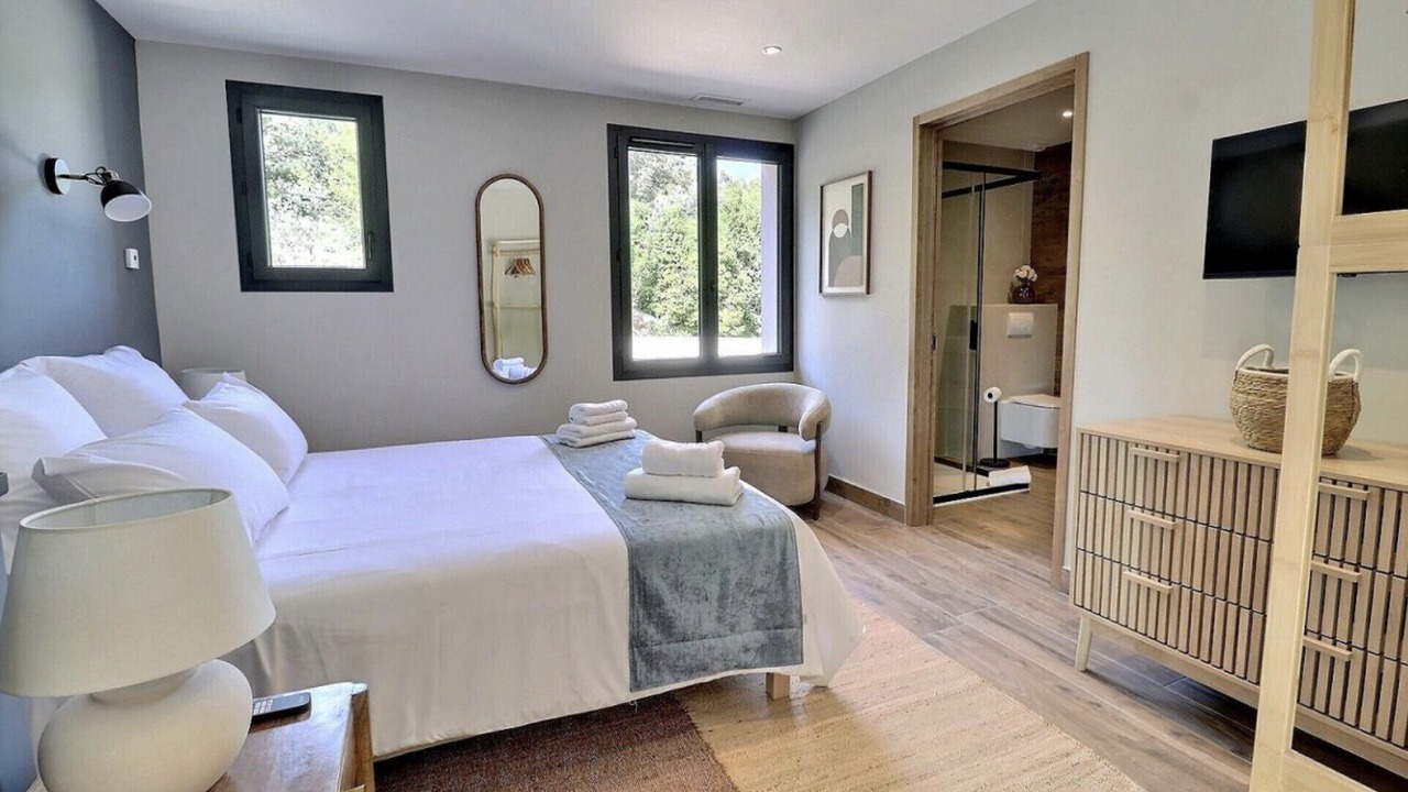 Photo of Bedroom in Saint-Sauveur-de-Cruzieres