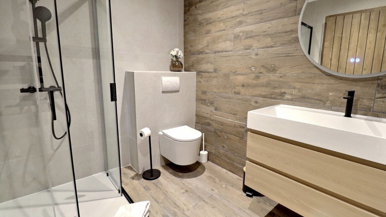 Photo of Bathroom in Saint-Sauveur-de-Cruzieres
