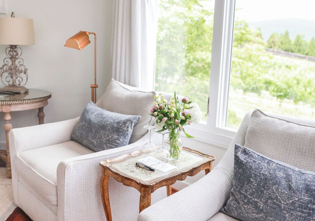 Photo of Livingroom in White Hall