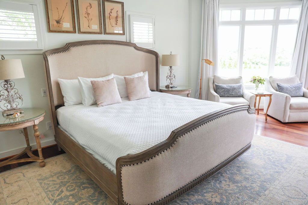 Photo of Bedroom in White Hall