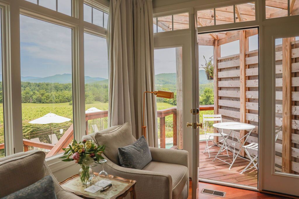 Photo of Livingroom in White Hall