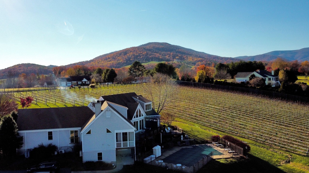 Photo of Outdoor in White Hall