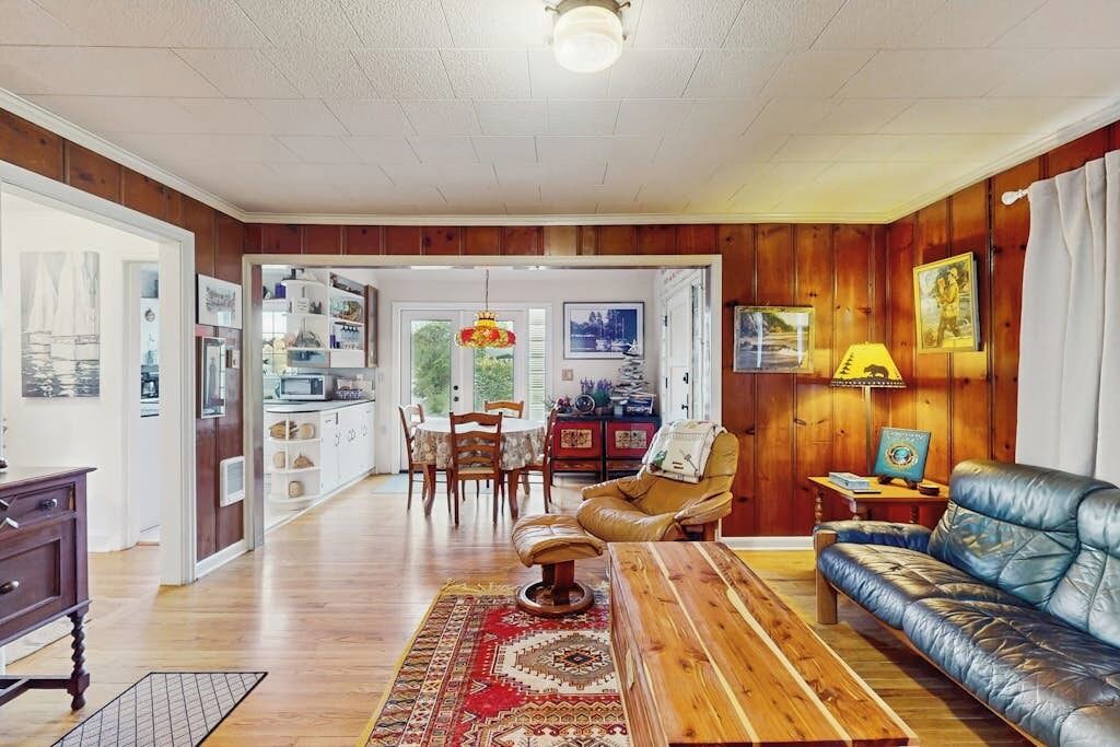 Photo of Livingroom in Bainbridge Island