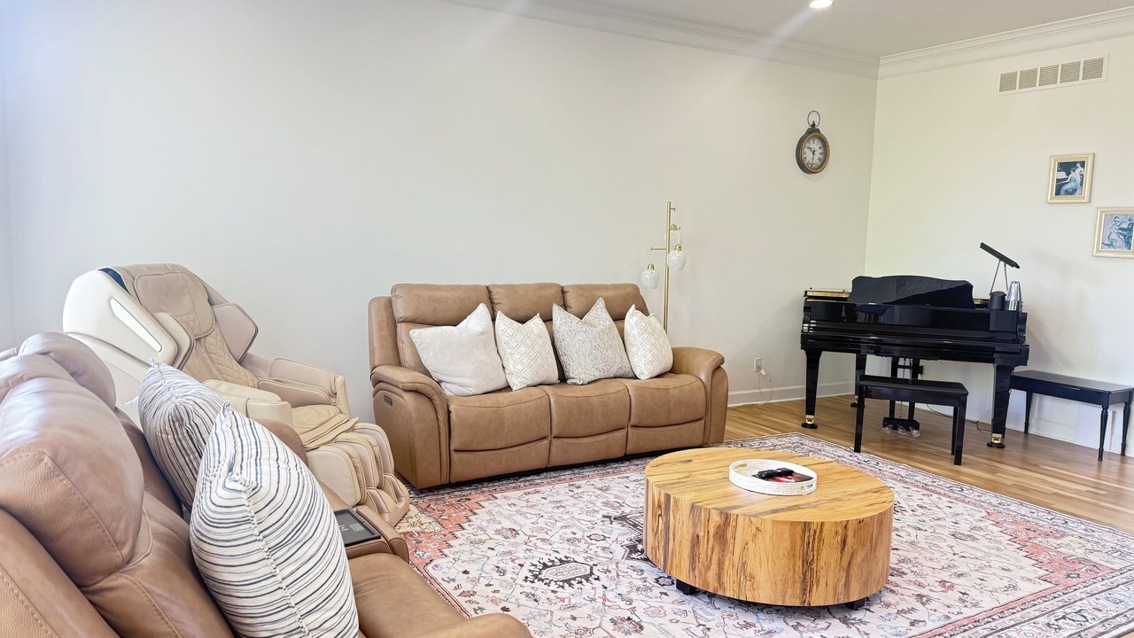 Photo of Livingroom in Leawood