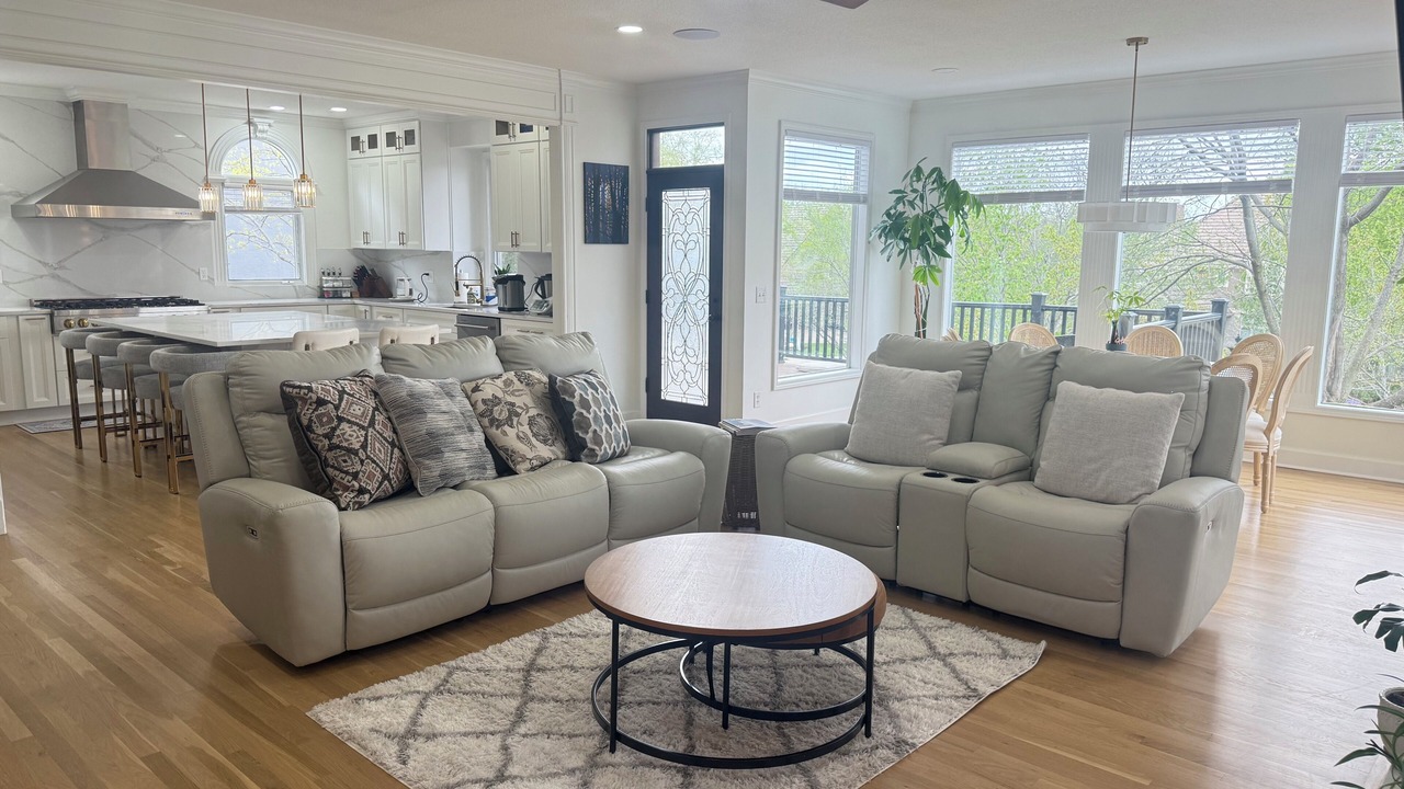 Photo of Livingroom in Leawood