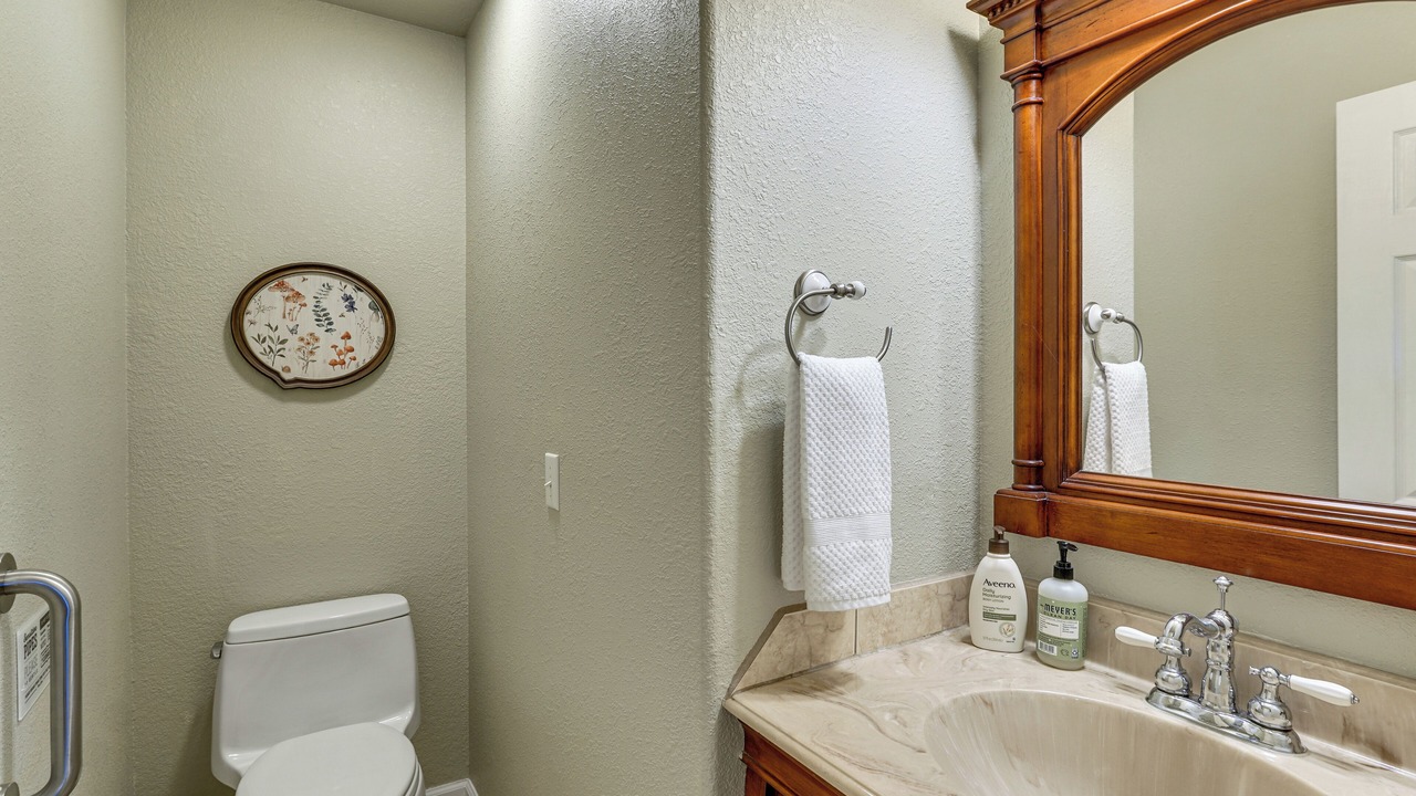 Photo of Bathroom in Roach