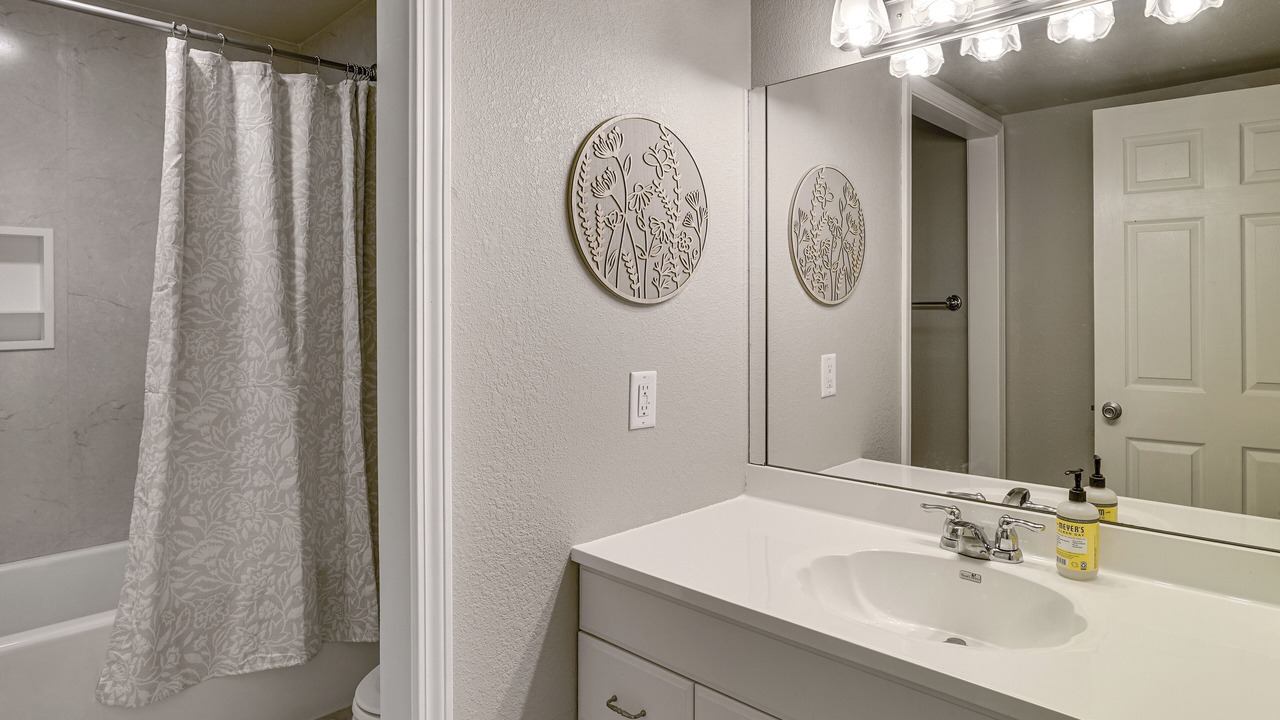 Photo of Bathroom in Roach