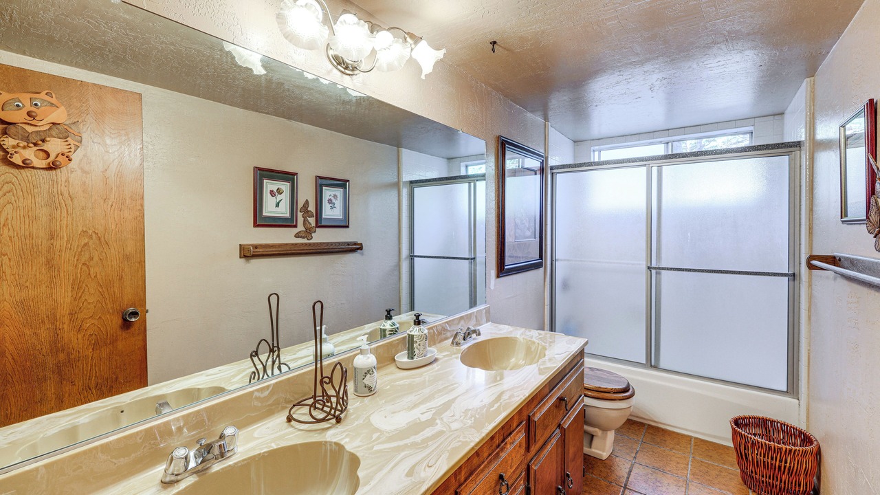 Photo of Bathroom in Cedar Glen
