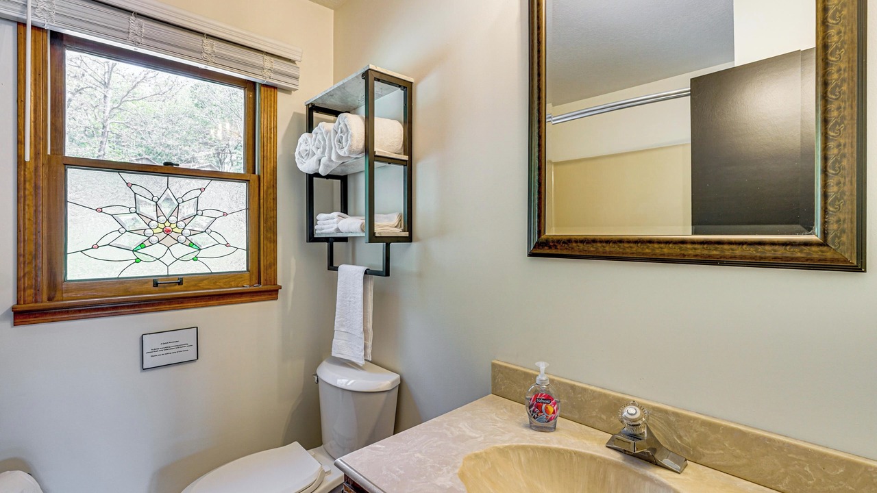 Photo of Bathroom in Roach