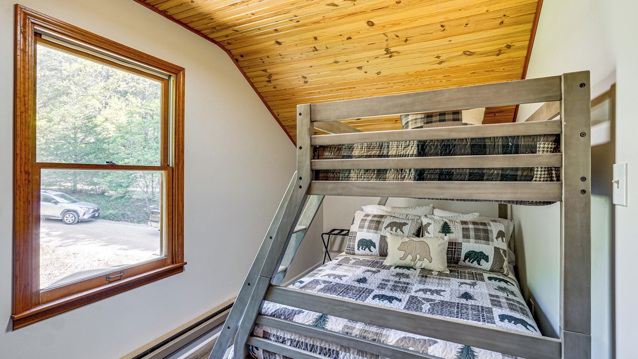 Photo of Bedroom in Roach